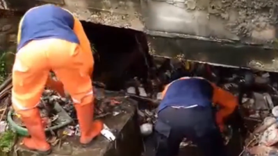 Bupati Bogor Rudy Susmanto Dorong Aksi Cepat, TRC DLH Tertibkan Sampah di Irigasi Gang Kancil