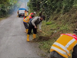 Tingkatkan Keselamatan Pengguna Jalan, DPU Kabupaten Bogor Lakukan Pemeliharaan Ruas Curug Bitung–Malasari