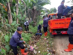 DLH Kabupaten Bogor Bersihkan Bekas Saluran Irigasi Bojonggede, 3 Kubik Sampah Diangkut