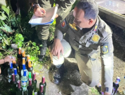 Patroli Ramadhan, Satpol PP Bogor Amankan 33 Botol Miras Ilegal di Cibinong dan Sukaraja