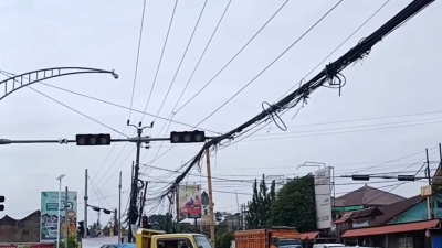 Tertibkan Kabel Udara di Jalan Bomang, Bupati Bogor Keluarkan Instruksi Penataan