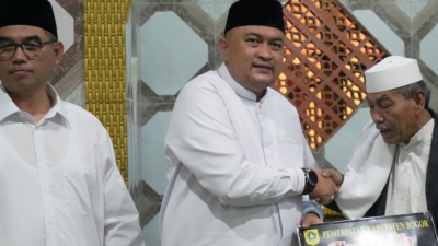 Rudy Susmanto Tarawih Keliling di Babakan Madang, Ajak Warga Ramaikan Masjid di Akhir Ramadhan