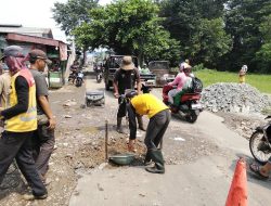 Perbaikan Jalan Pengasinan–Rawakalong Dipercepat, Respons Cepat Atas Keluhan Warga