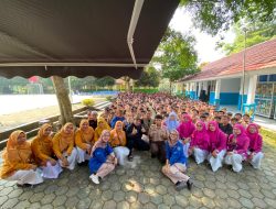 Diskominfo Kabupaten Bogor Ajak Pelajar Mengenal Dunia Penyiaran Melalui OB Van Teman FM Goes to School