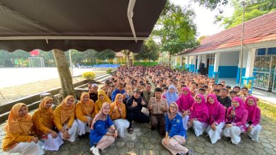 Diskominfo Kabupaten Bogor Ajak Pelajar Mengenal Dunia Penyiaran Melalui OB Van Teman FM Goes to School